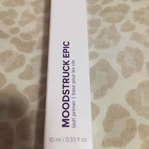 Younique moonstruck lash primer - Picture 7 of 8